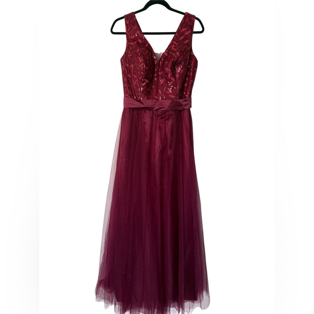 Embroidered V-Neck Tulle Prom Dress in Wine